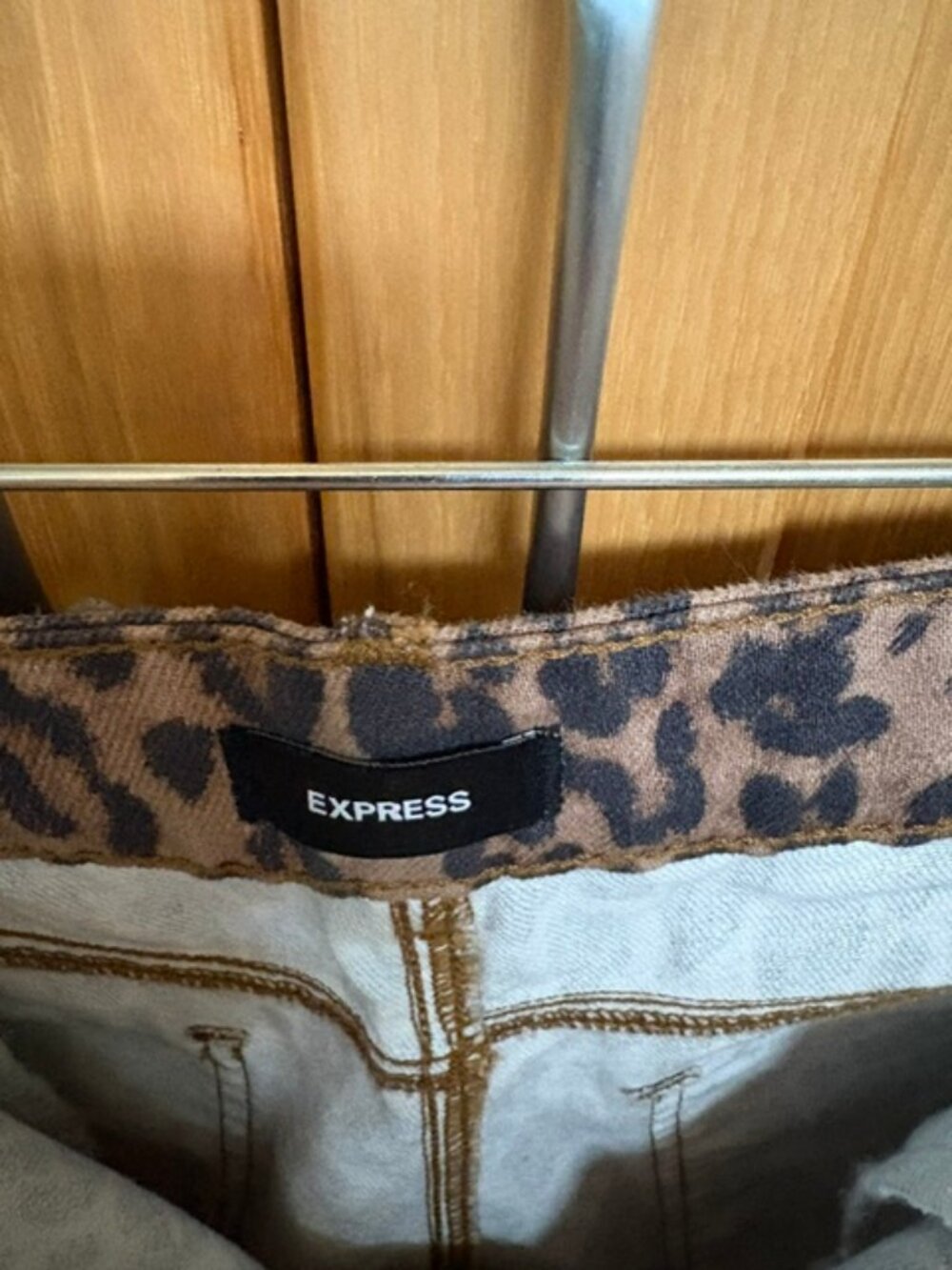 Express Leopard Jeans - Picture 4 of 5